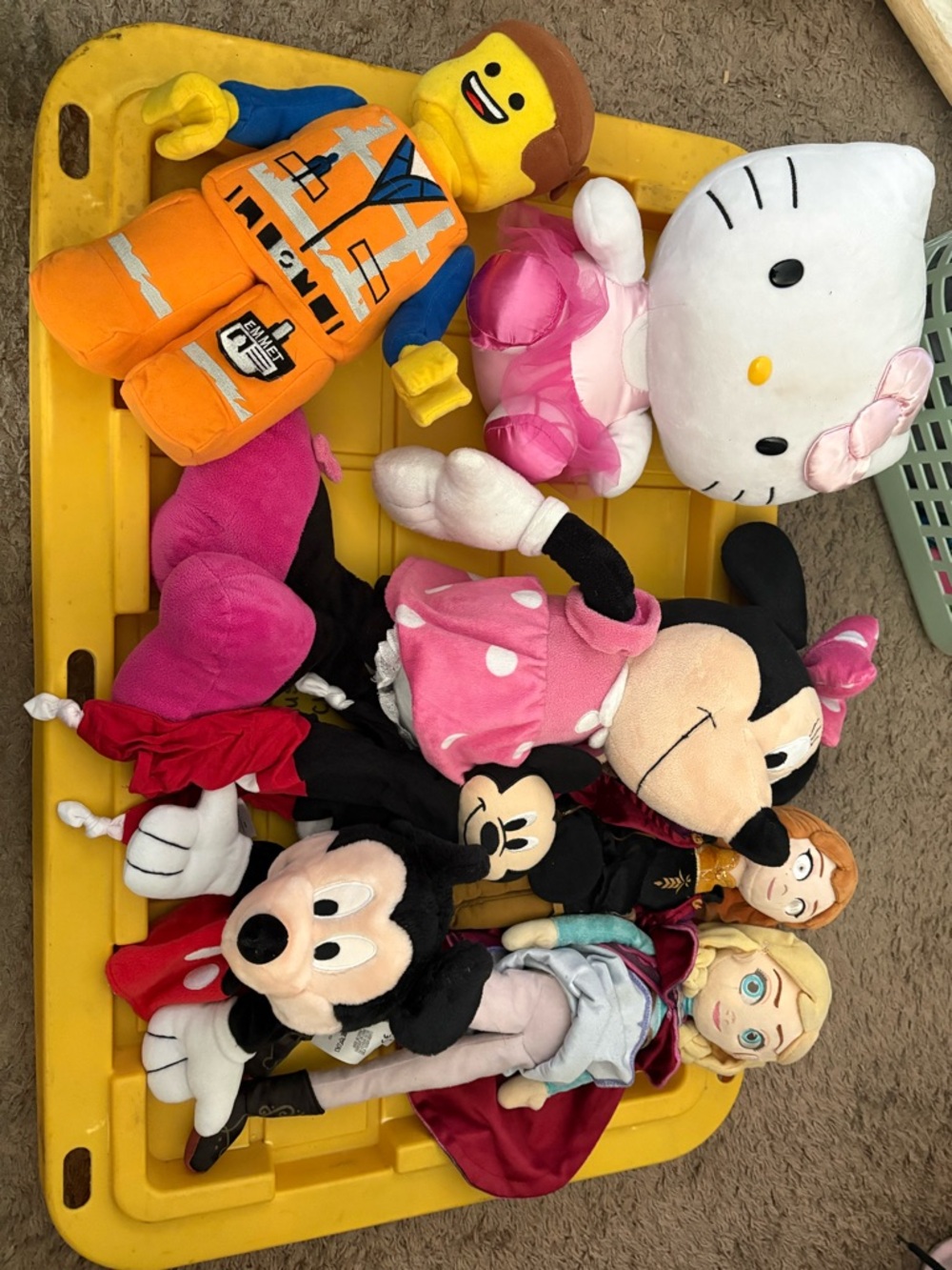 LOT OF RANDOM PLUSH ANIMALS - Picture 4 of 5